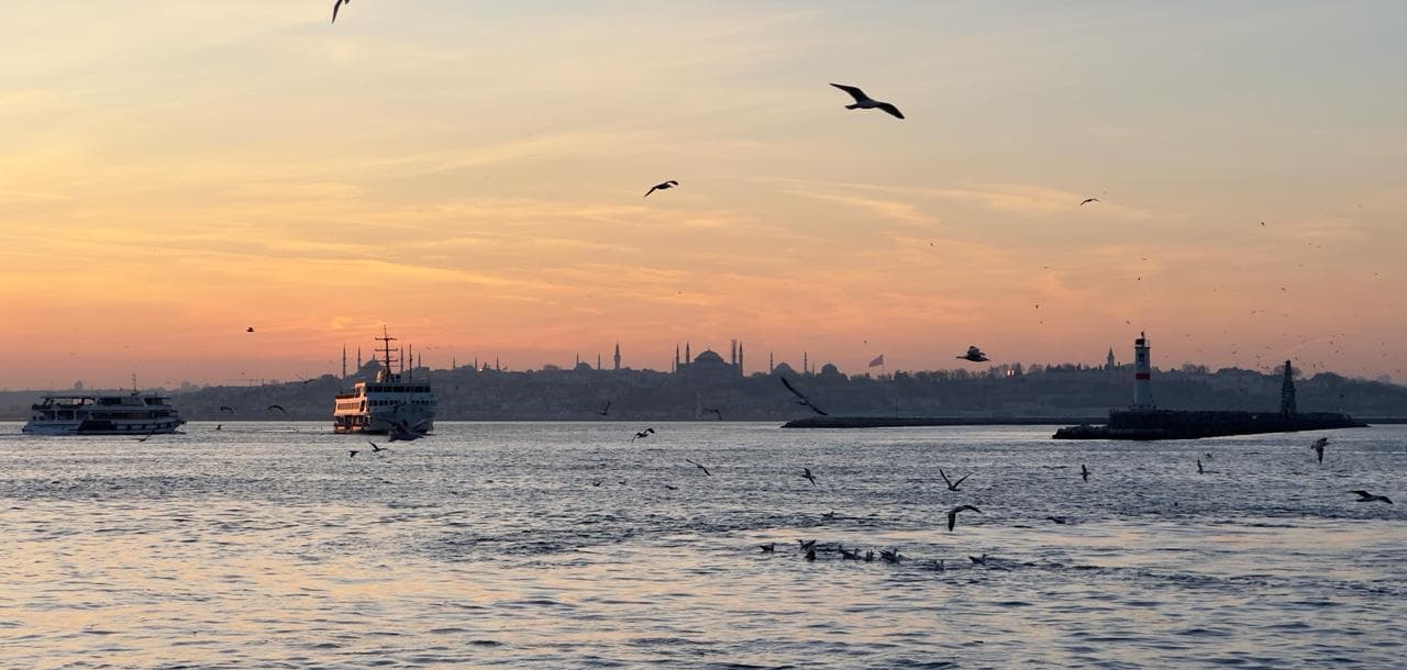 İstanbul boğazından gün batımı